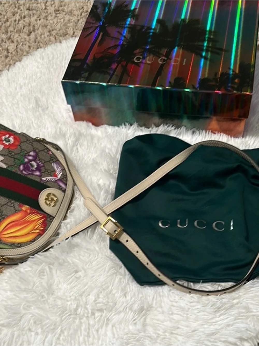 Gucci Floral GG Supreme Canvas Small Shoulder Bag — Multicolor - Picture 11 of 13